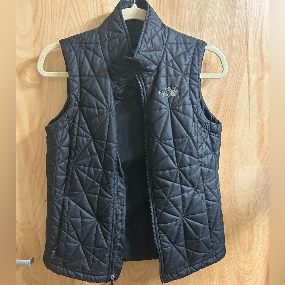 North face light vest - Picture 2 of 2